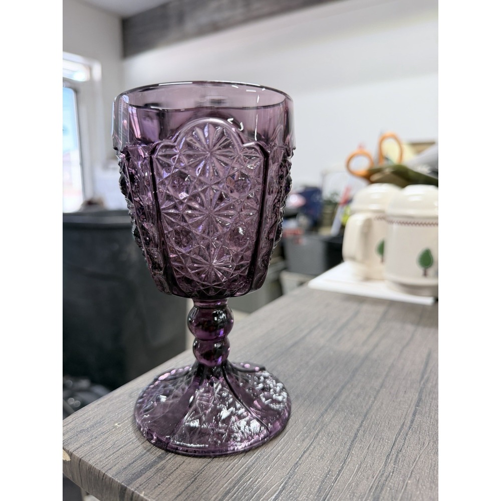 LG Wright Purple Amethyst Glass Daisy And Button Thumbprint 6" Water Goblet